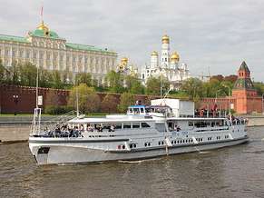 Теплоход Роза Ветров