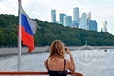 Центральный прогулочный маршрут Москвы от причала Устьинский мост