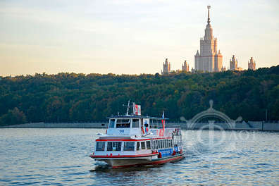 Ежедневная речная прогулка по центру Москвы