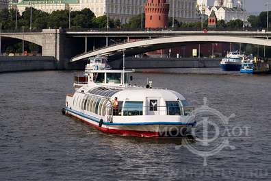 Теплоход Гнездо Глухаря в аренду от собственника в Москве