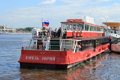 Теплоход Князь Юрий в аренду от собственника в Москве