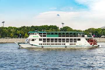 Теплоход Колесов