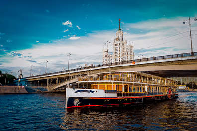 Теплоход Ласточка
