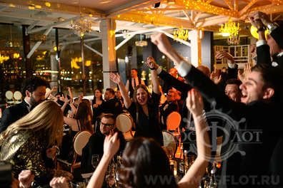 Сборный новогодний корпоратив в банкетном зале Крым Terrace Moscow