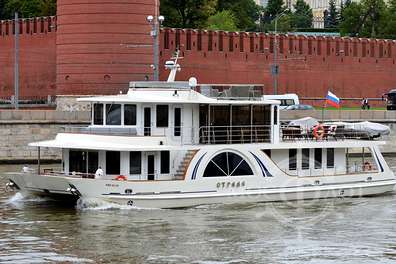Яхта Отрада в аренду от собственника в Москве