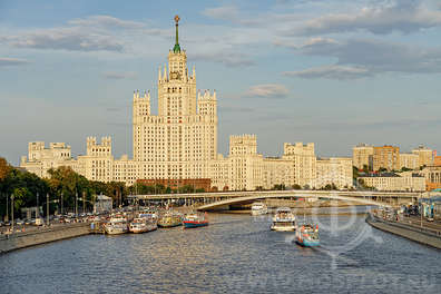 Прогулка на теплоходе по центральному маршруту Москвы от причала Новоспасский мост