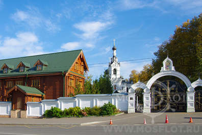 Речная прогулка на теплоходе выходного дня в Подворье Покровского монастыря