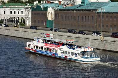 Речная прогулка от Зарядья с просмотром салюта в День города