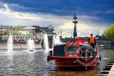 Речная прогулка по обводному каналу Москвы от причала «Зарядье» маршрут Круговой №6