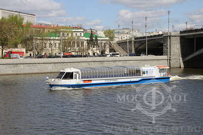 Речная прогулка «River tour» от парка Зарядье до Москва-Сити