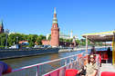 Теплоход Снегири, Спасская башня