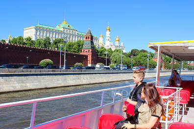 Теплоход Снегири, верхняя палуба