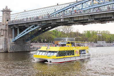 Теплоход Снегири-3