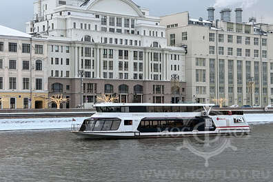 Идеальное свидание 14 февраля на электроходе Стрельна