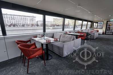 Круговая прогулка на электроходе "Стрельна"