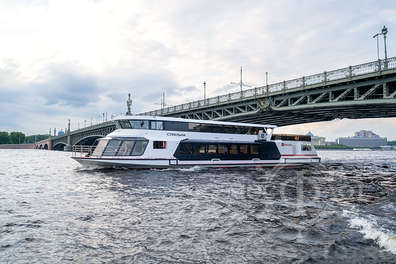 Зимняя гастрономическая прогулка на электроходе "Стрельна" по Москве-реке