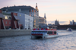 Теплоход Снегири