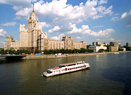 покататься на речном трамвайчике