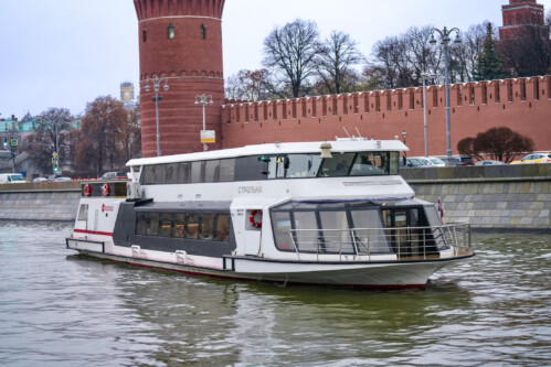Электроход «Стрельна» — Первый премиум-класс на Москве-реке