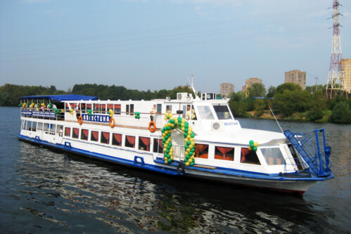 Теплоход Августина