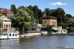Круиз с экскурсией «Подмосковная сказка в Заозерье» (6+)