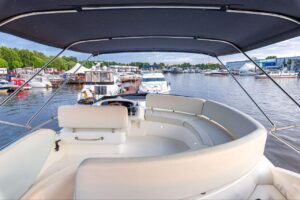 photo_5330404849763872491_y