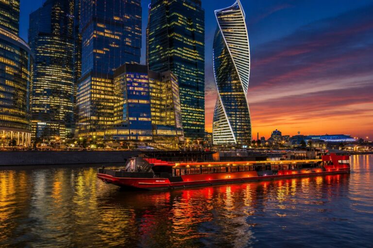 Теплоход Loft boat (Париход)
