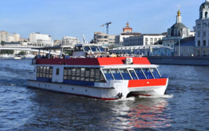 Круиз по центру Москвы с просмотром салюта в День Победы!