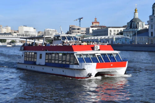 Круиз по центру Москвы с просмотром салюта в День Победы!