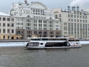 Круговая прогулка на электроходе «Стрельна»