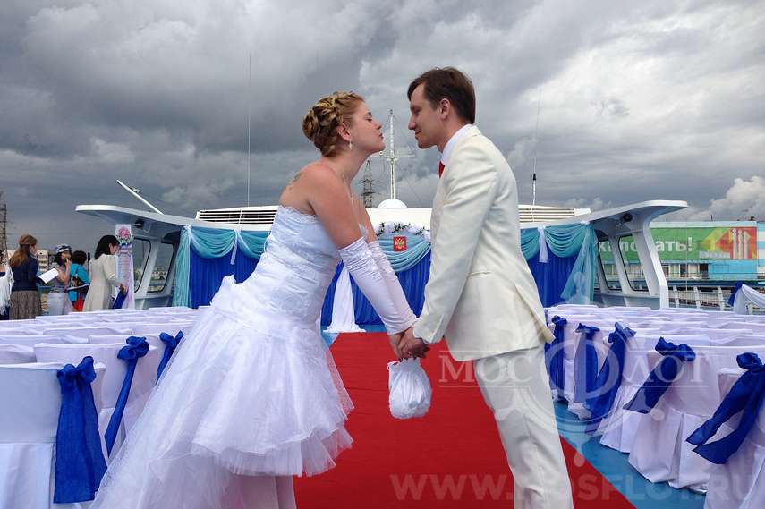 Проведение тематической свадьбы на теплоходе
