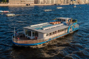 Внешний вид теплохода