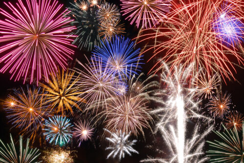 Салют 9 мая на лайнере «Александрия» от Северного речного вокзала: билеты, меню и программа