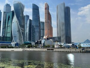 Прогулка от причала Киевский с просмотром светового шоу ко Дню Победы