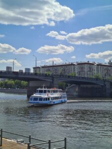 Обзорная прогулка на теплоходе от причала «Новоспасский мост» по центру Москвы