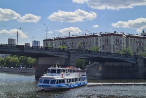 Обзорная прогулка на теплоходе от причала «Новоспасский мост» по центру Москвы