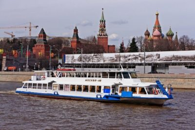 Кремлёвская обзорная прогулка по Москве-реке от Зарядья на теплоходе (Круговая)
