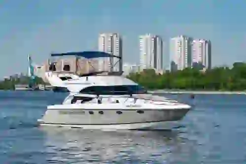 Яхта Россия