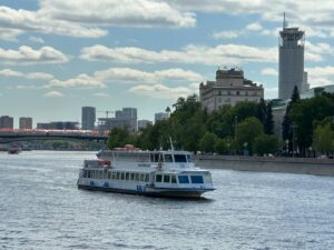 Речная прогулка на теплоходе от причала «Воробьевы горы» по центру Москвы