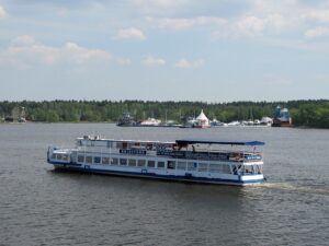 aviashou-maks-2019-s-borta-komfortabelnogo-teplohoda-avgustina-i-aleksiya-05