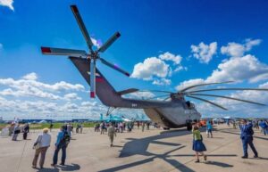 aviashou-maks-s-borta-komfortabelnogo-teplokhoda-avgustina-i-aleksiya-02