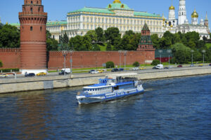 centralniy-progulochniy-marshrut-moskvy-ot-prichala-kievskiy-vokzal-021