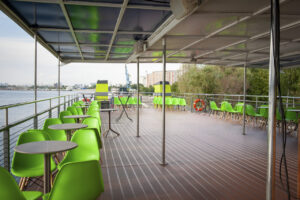 dnevnoy-laundzh-kruiz-s-obedom-na-bortu-teplokhoda-legenda-po-moskve-reke-15