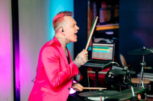 dnevnoy-layt-vypusknoy-na-teplokhode-loft-boat-04