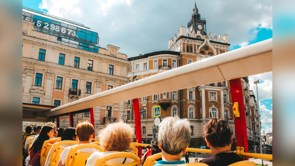 ekskursii-na-dvukhetazhnom-avtobuse-city-sightseeing-po-tsentru-moskvy-004