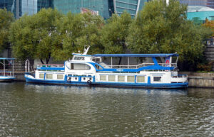 ekskursiya-na-rechnom-tramvaychike-moskva-istoricheskaya-03