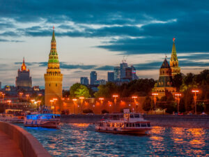 ezhenedelnaya-rechnaya-progulka-s-prosmotrom-feyerverka-moskva-lyubimaya-01