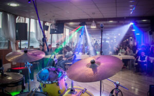 grand-progulka-po-tsentru-moskvy-na-panoramnom-teplokhode-santa-mariya-06