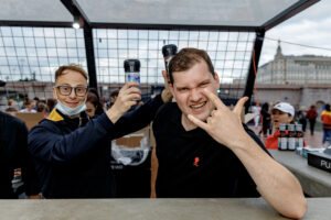 grandioznaya-dance-bbq-party-hot-boat-na-samoy-bolshoy-otkrytoy-palube-v-vostochnoy-evrope-01