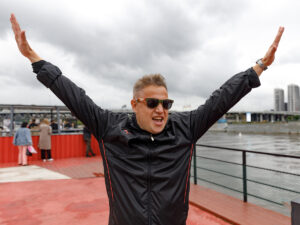 grandioznaya-dance-bbq-party-hot-boat-na-samoy-bolshoy-otkrytoy-palube-v-vostochnoy-evrope-07